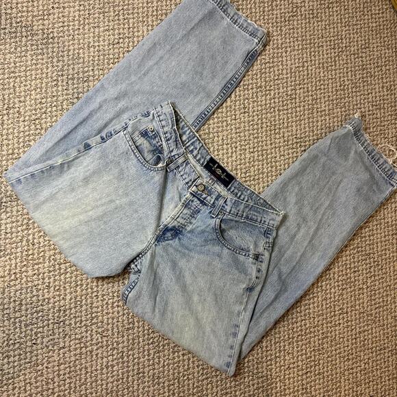 Y2K vintage light wash lei straight leg boyfriend jeans- low to mid rise - Picture 2 of 7